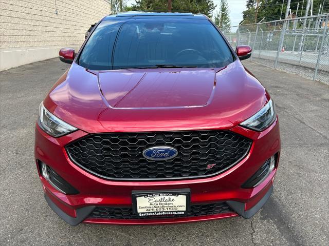 Photo of 2019 Ruby Red Metallic Tinted Clearcoat Ford Edge