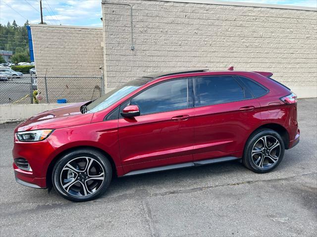 Photo of 2019 Ruby Red Metallic Tinted Clearcoat Ford Edge