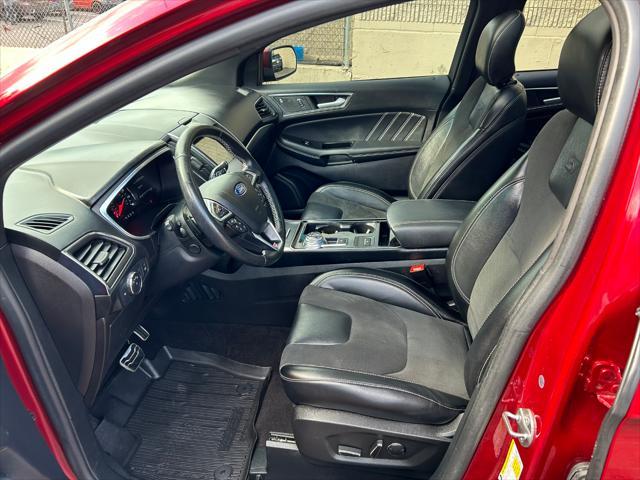 Photo of 2019 Ruby Red Metallic Tinted Clearcoat Ford Edge