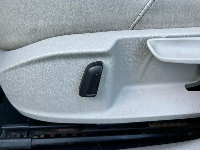 Photo of 2015 Pure White Volkswagen Golf