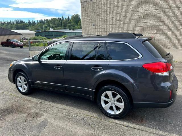 Photo of 2013 Graphite Gray Metallic Subaru Outback