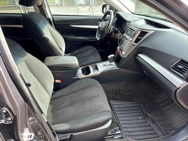 Photo of 2013 Graphite Gray Metallic Subaru Outback