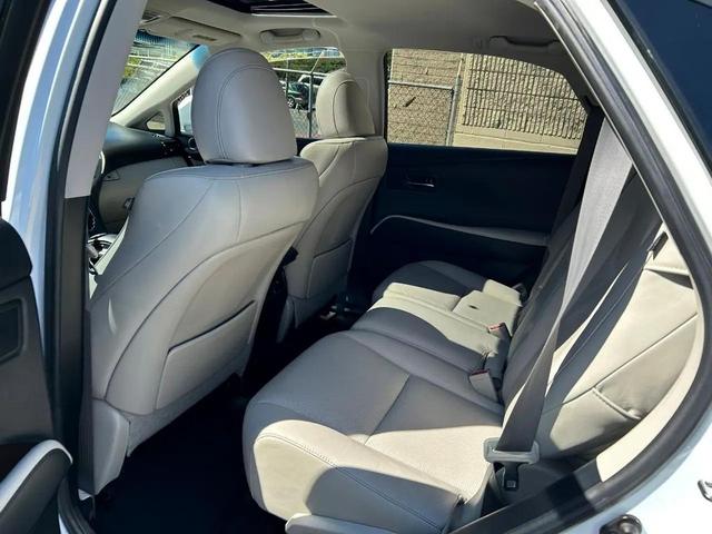 Photo of 2010 White Lexus RX 450h