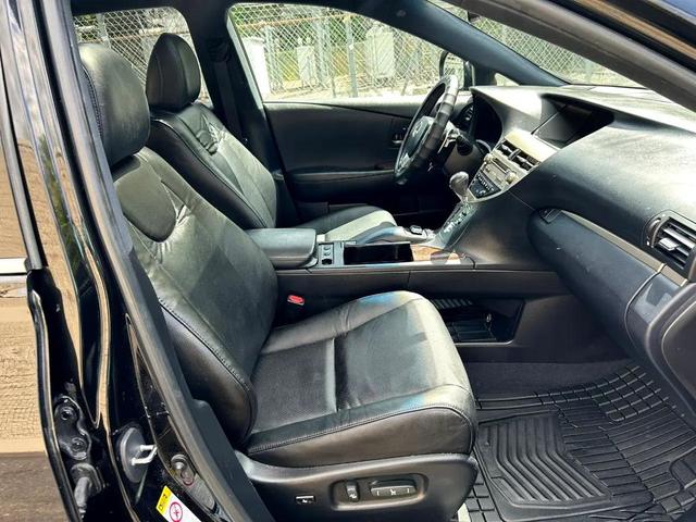 Photo of 2015 Ultra White Lexus RX 350