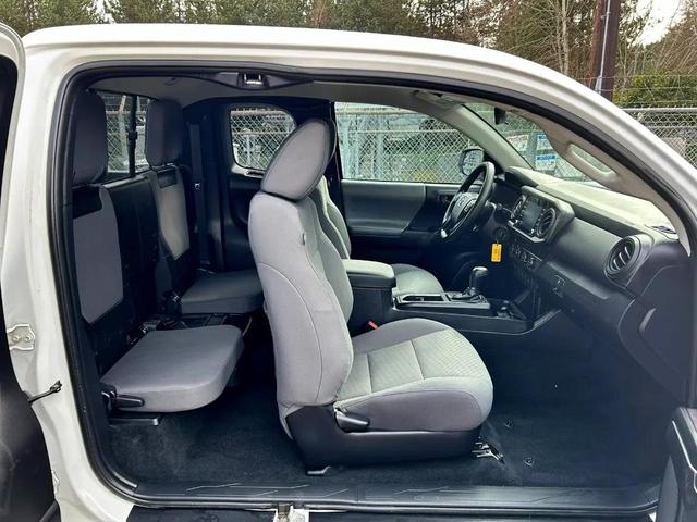Photo of 2020 Super White Toyota Tacoma