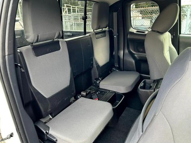 Photo of 2020 Super White Toyota Tacoma