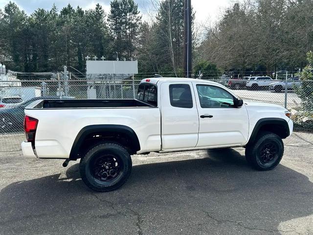 Photo of 2020 Super White Toyota Tacoma