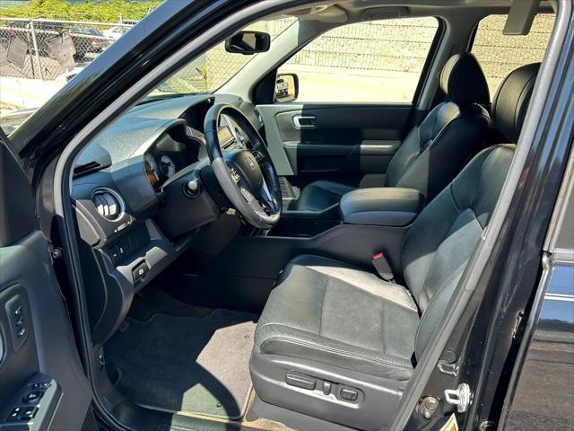Photo of 2013 Crystal Black Pearl Honda Pilot