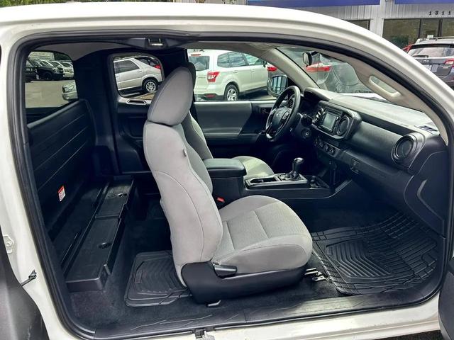 Photo of 2019 Super White Toyota Tacoma