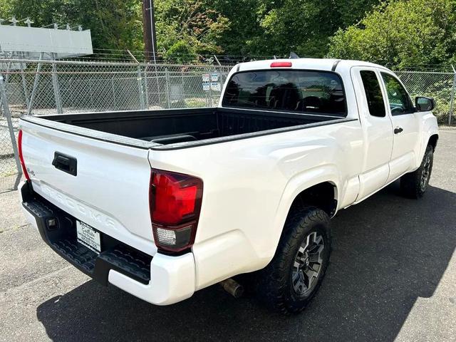 Photo of 2019 Super White Toyota Tacoma
