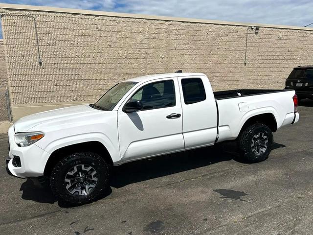 Photo of 2019 Super White Toyota Tacoma
