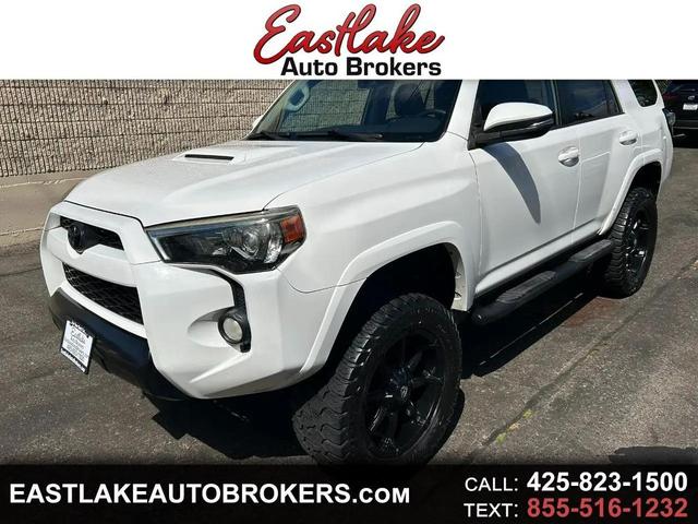 Photo of 2017 Super White Toyota 4Runner