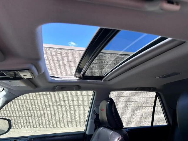 Photo of 2017 Super White Toyota 4Runner