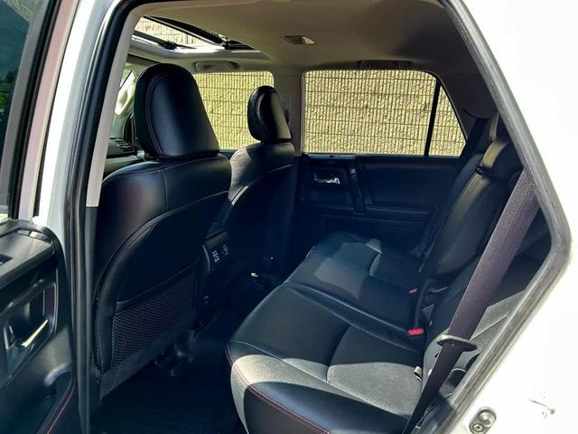 Photo of 2017 Super White Toyota 4Runner
