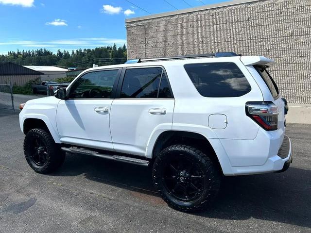 Photo of 2017 Super White Toyota 4Runner