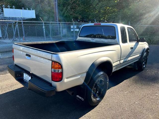 Photo of 2003 Lunar Mist Metallic Toyota Tacoma