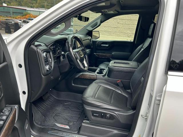 Photo of 2019 White Frost Tricoat GMC Sierra 1500
