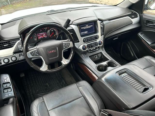 Photo of 2015 White GMC Yukon
