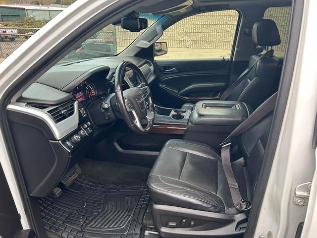 Photo of 2015 White GMC Yukon