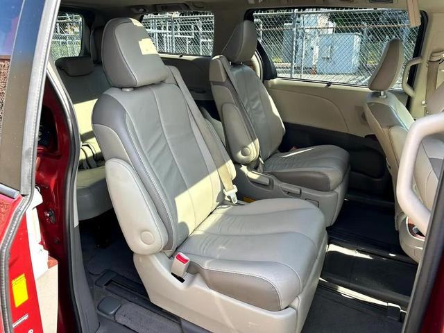 Photo of 2013 Salsa Red Pearl Toyota Sienna