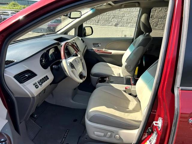 Photo of 2013 Salsa Red Pearl Toyota Sienna