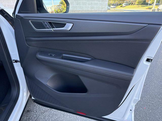 Photo of 2025 Opal White Pearl Volkswagen Atlas Cross Sport