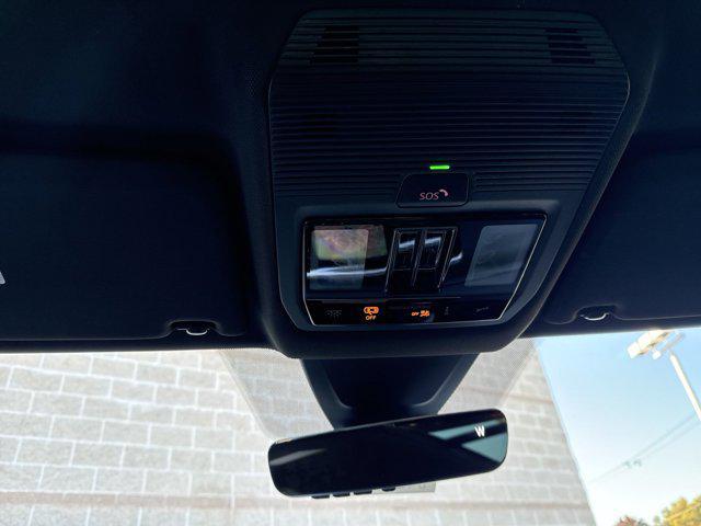 Photo of 2025 Opal White Pearl Volkswagen Atlas Cross Sport