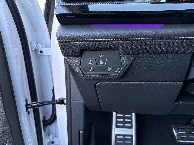 Photo of 2025 Opal White Pearl Volkswagen Atlas Cross Sport
