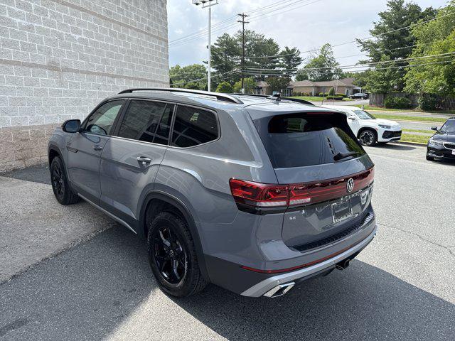 Photo of 2025 Pure Gray Volkswagen Atlas