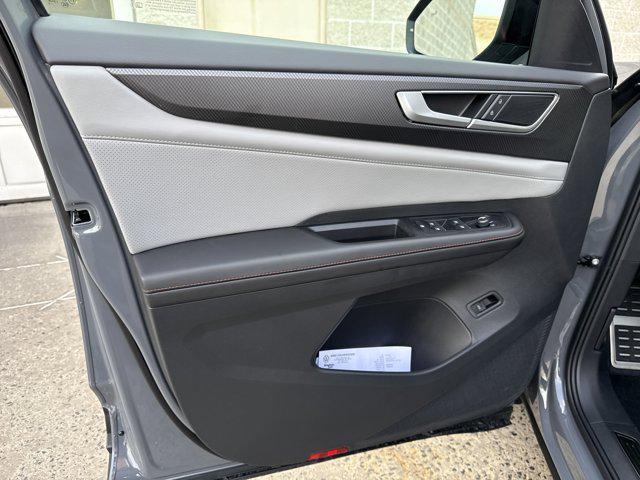 Photo of 2025 Pure Gray Volkswagen Atlas
