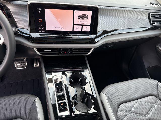 Photo of 2025 Pure Gray Volkswagen Atlas