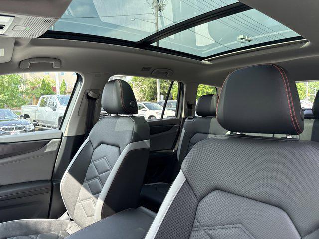 Photo of 2025 Pure Gray Volkswagen Atlas