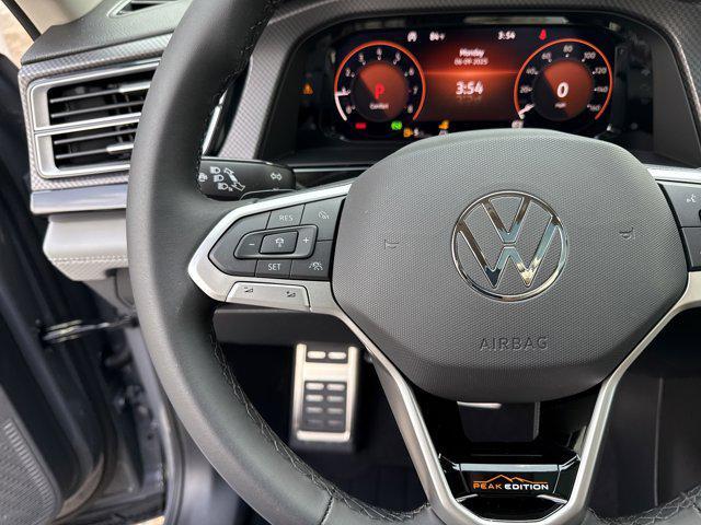 Photo of 2025 Pure Gray Volkswagen Atlas