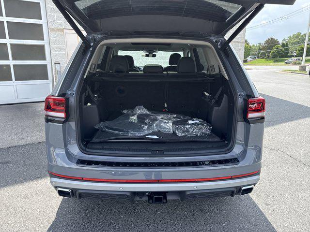 Photo of 2025 Pure Gray Volkswagen Atlas