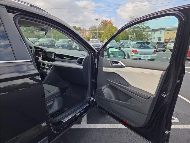 Photo of 2025 Deep Black Pearl Volkswagen Taos