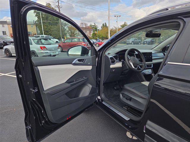 Photo of 2025 Deep Black Pearl Volkswagen Taos