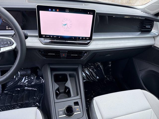 Photo of 2025 Deep Black Pearl Volkswagen Tiguan