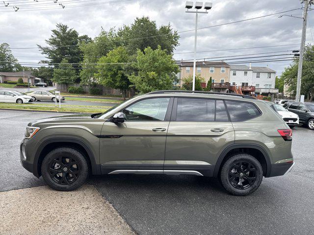 Photo of 2025 Avocado Green Pearl Volkswagen Atlas