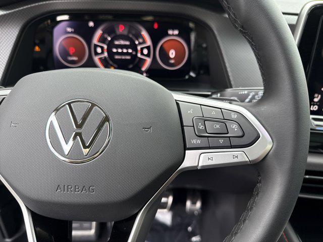 Photo of 2025 Avocado Green Pearl Volkswagen Atlas