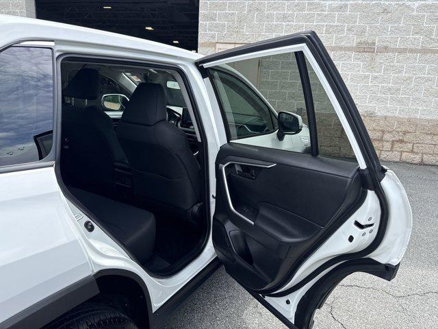 Photo of 2022 White Toyota RAV4