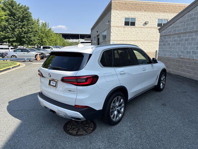 Photo of 2022 Alpine White BMW X5