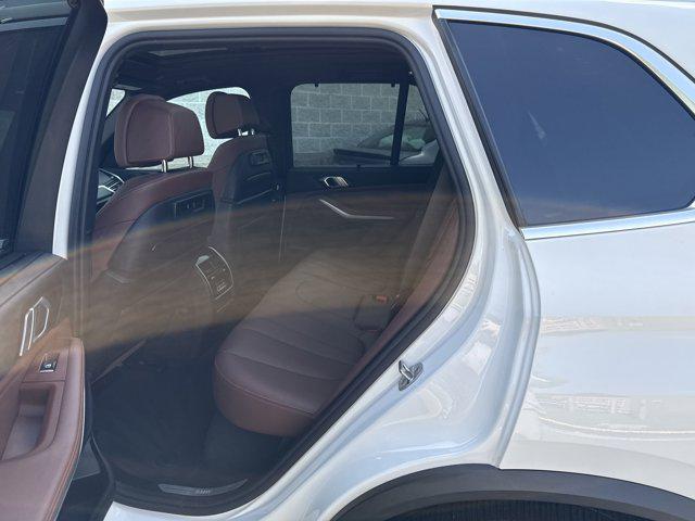 Photo of 2022 Alpine White BMW X5