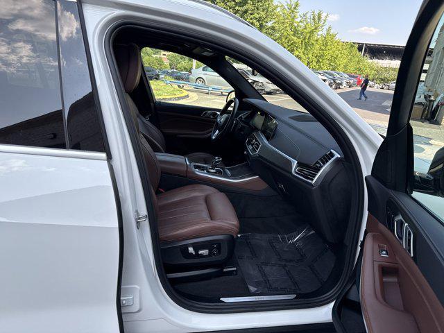 Photo of 2022 Alpine White BMW X5