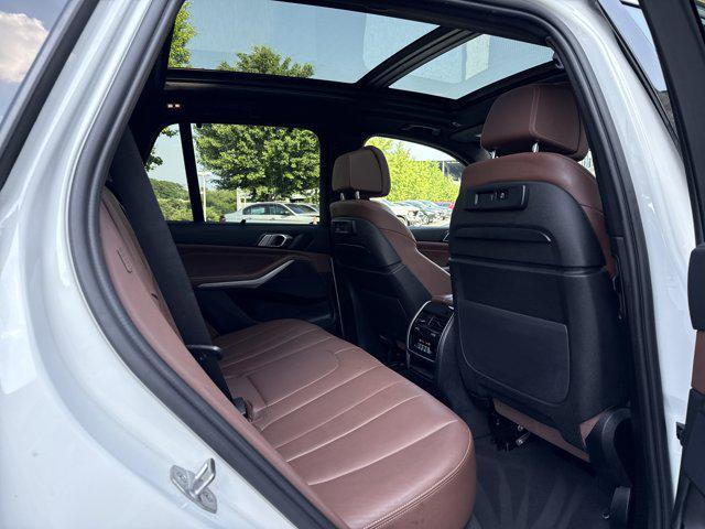 Photo of 2022 Alpine White BMW X5