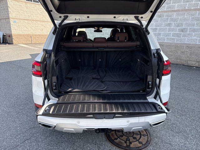 Photo of 2022 Alpine White BMW X5