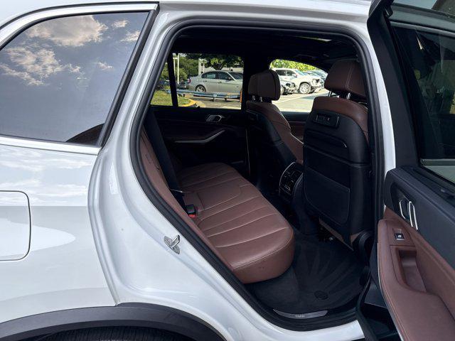 Photo of 2022 Alpine White BMW X5