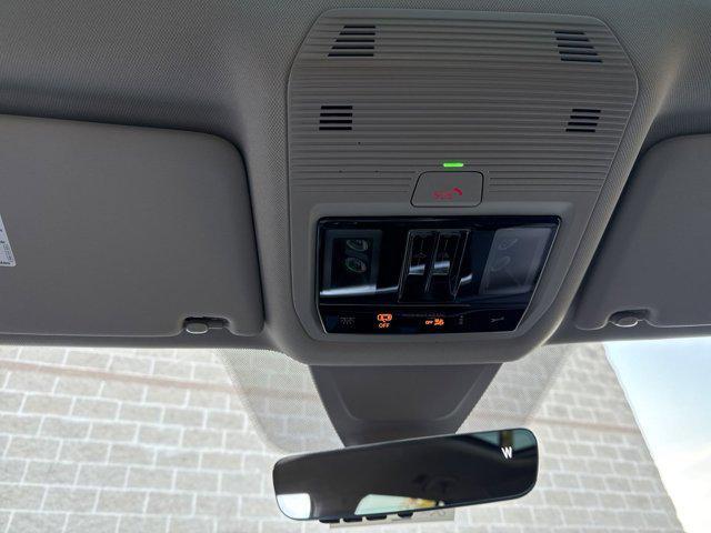 Photo of 2025 Avocado Green Pearl Volkswagen Atlas