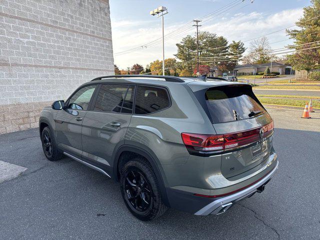 Photo of 2025 Avocado Green Pearl Volkswagen Atlas