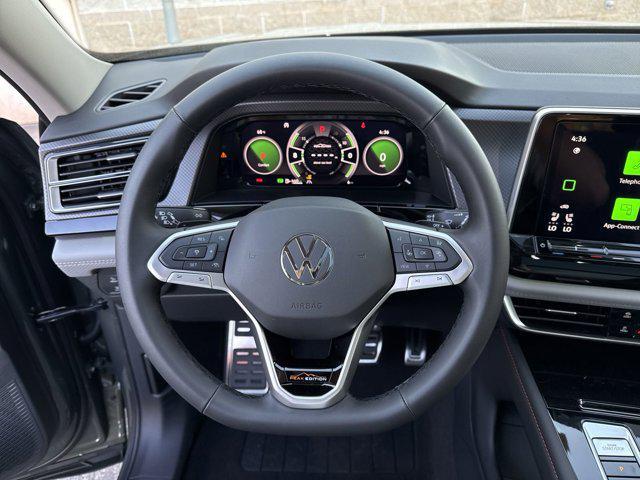 Photo of 2025 Avocado Green Pearl Volkswagen Atlas