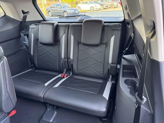 Photo of 2025 Avocado Green Pearl Volkswagen Atlas